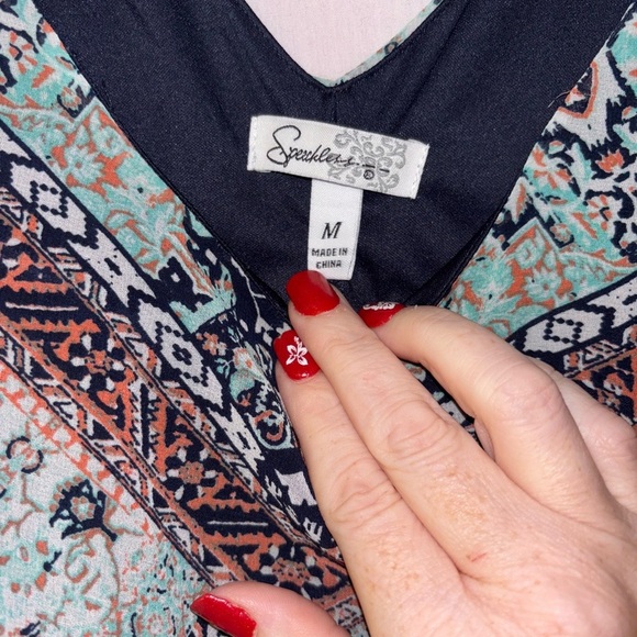 Speechless Women's Tunic in Black and Green Pattern - Picture 2 of 9